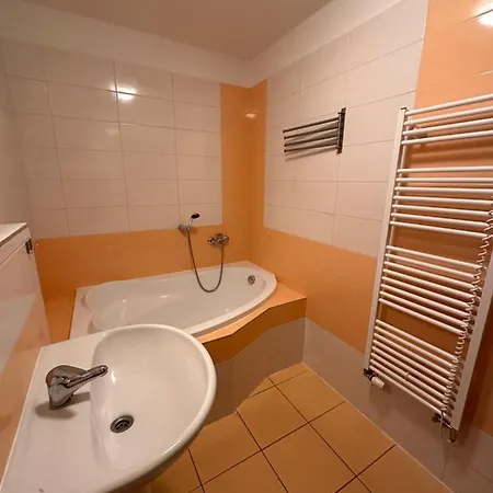 Apartman Ab Kryte Parkovani Zdarma Ceske Budejovice Exterior photo
