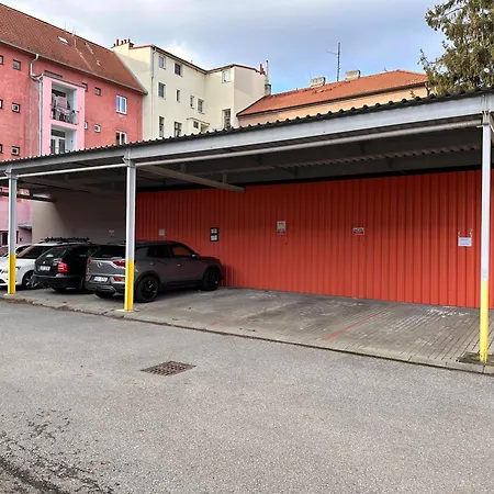 Apartman Ab Kryte Parkovani Zdarma Ceske Budejovice Exterior photo